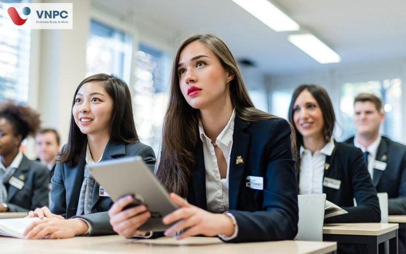 Góc khuất nghề nghiệp du lịch khách sạn